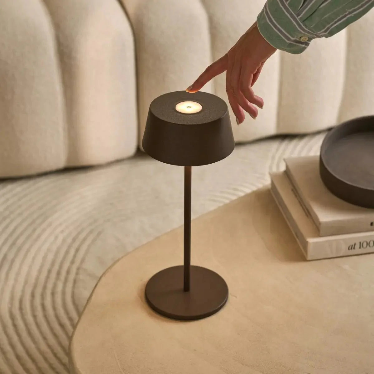Lampada da tavolo ricaricabile – design wireless con dimmer, 3 livelli di luce e fino a 120 ore di autonomia luminosa
