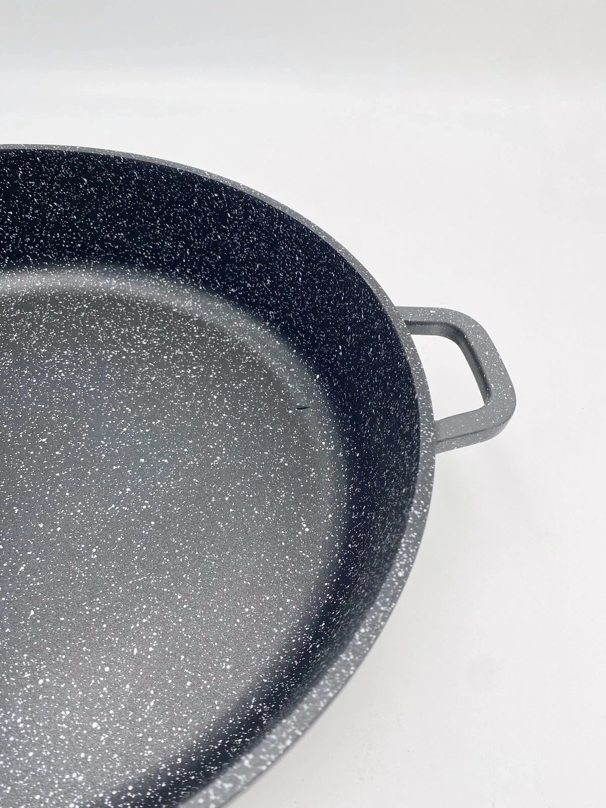 Tegame 32cm Bavaria Pietra Vulcanica Antiaderente Coperchio Vetro Antiurto